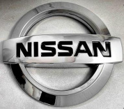 Шильдик автомобильный SHKP Nissan SB серебрянный пластик