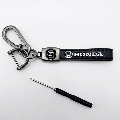 Брелок "Хонда" BKO 013 черный металл кожа логотип на подвеске